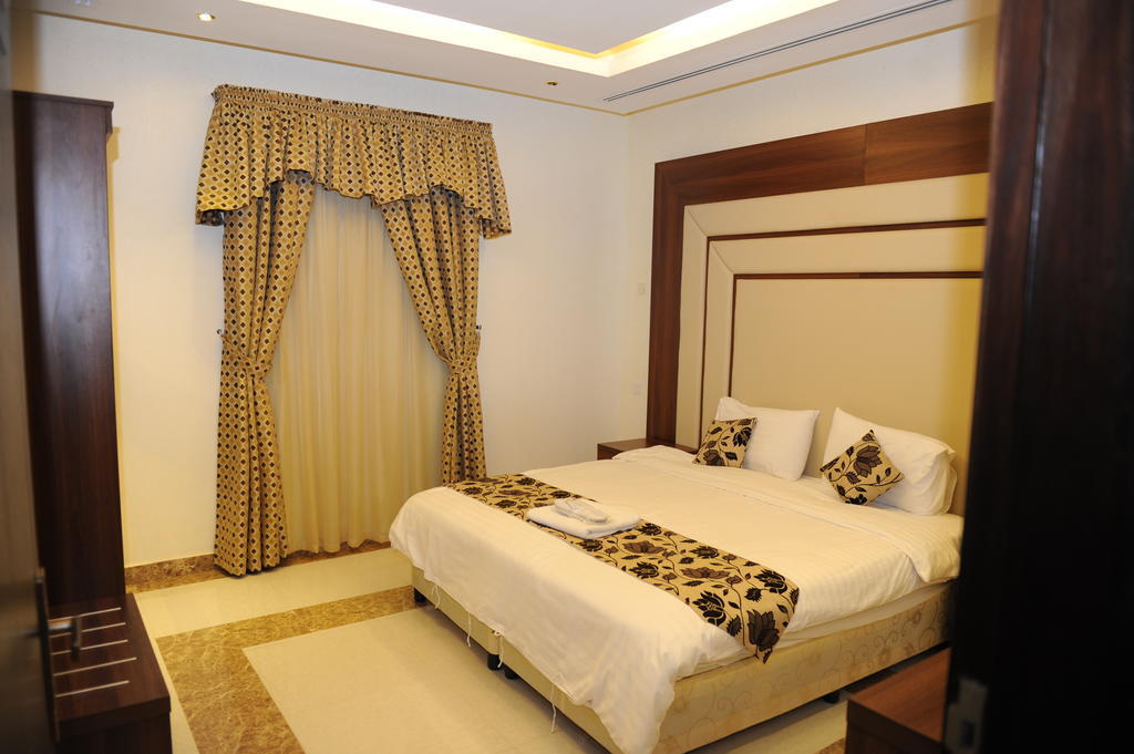 Aparthotel Suites